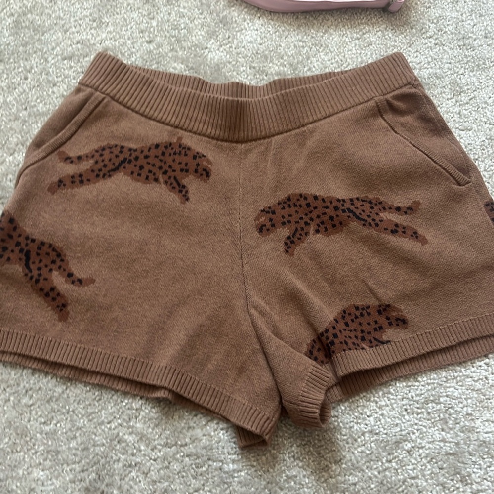 SHOW ME YOUR MUMU cheetah shorts size medium